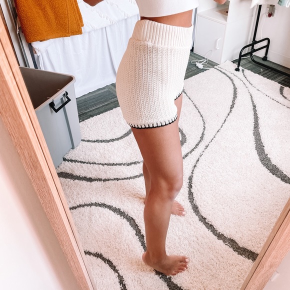 Zara Cream Knit Shorts!! - Picture 4 of 10